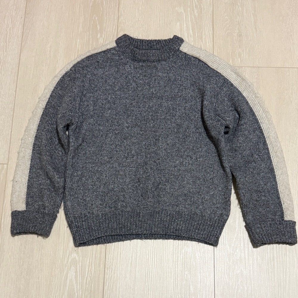 ✨ Zara Charcoal and Beige Knit Sweater